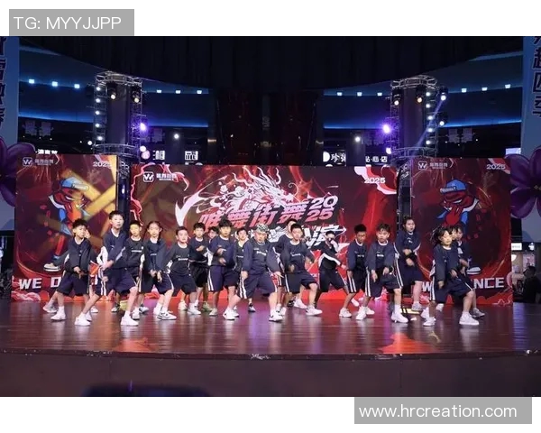 深圳街舞队的防反策略解析与街舞文化的深度融合探讨 深圳街舞队的防反策略解析与街舞文化的深度融合探讨