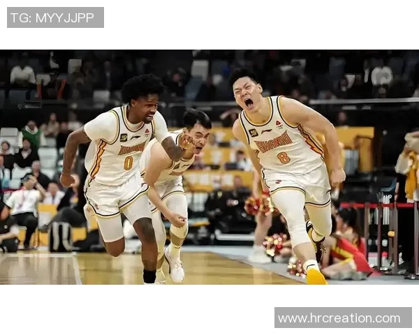 上海篮球队实力大变革引发热议新赛季展望与挑战并存