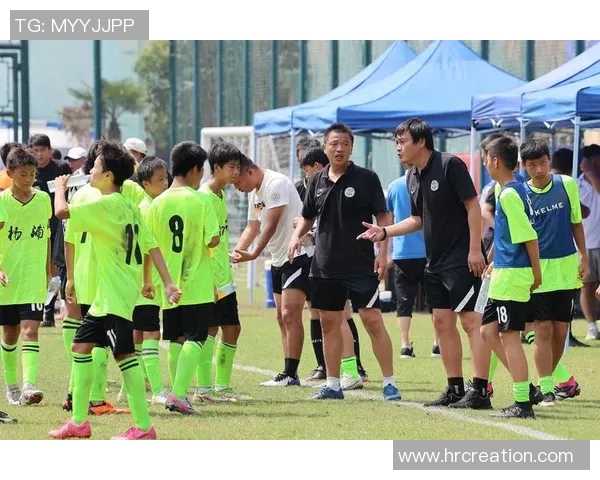 上海足球队在锦标赛积分榜上以90分稳居第一位置，展现强劲实力