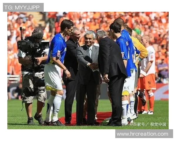 卡拉巴与希腊人对决揭幕赛精彩纷呈引发球迷热议 卡拉巴与希腊人对决揭幕赛精彩纷呈引发球迷热议